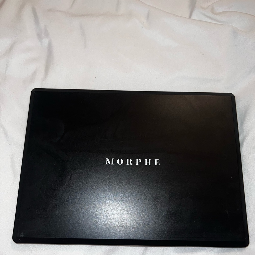 Morphe eyeshadow palette